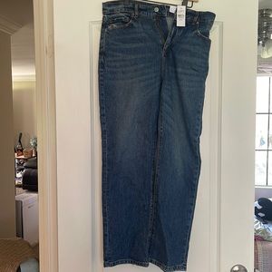 High Rise Straight Crop Jeans in Staple Mid Indigo Wash